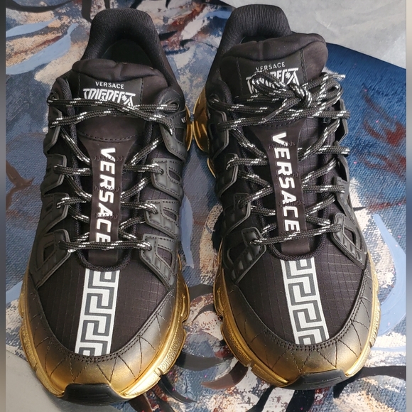 COPY - 2024 BRAND NEW VERSACE Trigreca Tessuti Black and Gold Sneakers SZ 42 - Picture 4 of 11